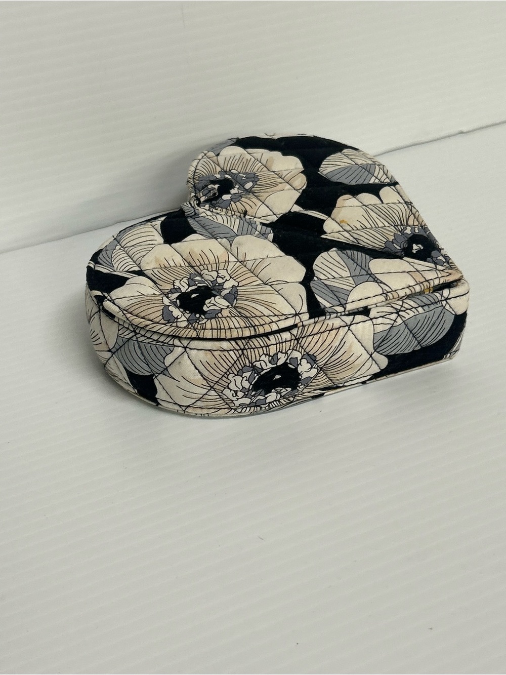 Vera Bradley From My Heart quilted jewelry box 7.5” across Black White Floral